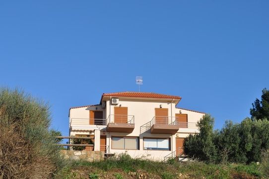 Townhouse in Neos Marmaras