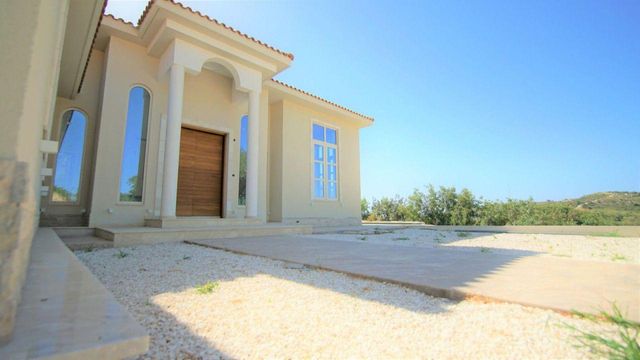 Bungalow in Paphos Municipality