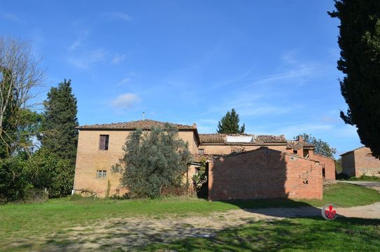 Detached house in San Giovanni d'Asso