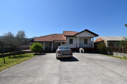 Detached house in Radanovici