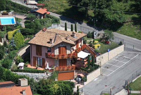 Villa in Iseo