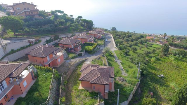 Detached house in Zambrone