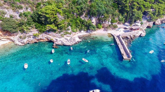 Land in Dubrovnik