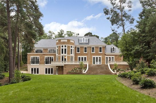 House in Weybridge
