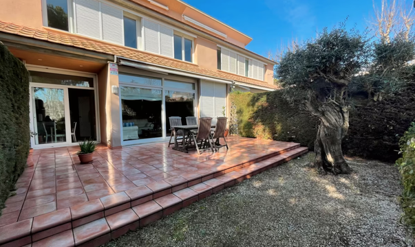 Townhouse in Tiana
