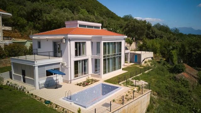 Villa in Kumbor