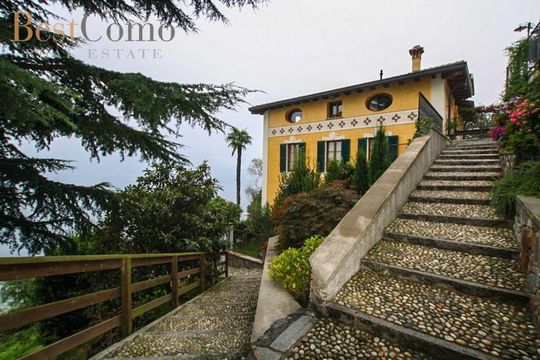 Villa in Varenna