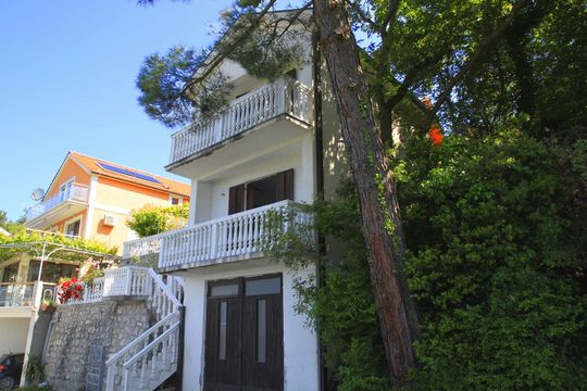 Detached house in Kavač