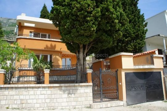 House in Sutomore
