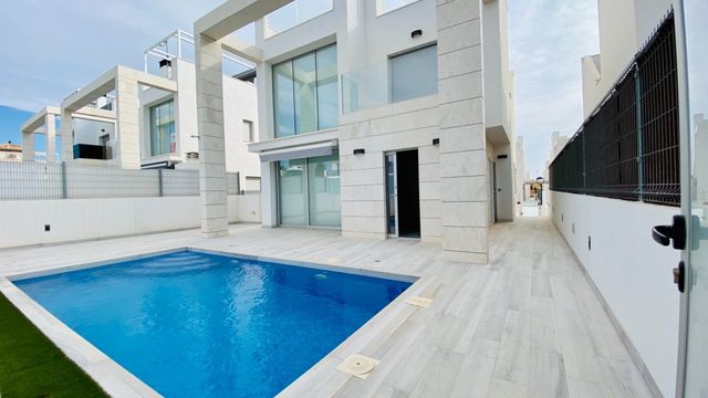 Villa in Lomas de Cabo Roig