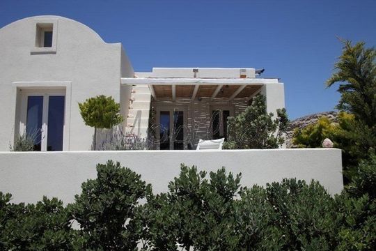 Detached house in Santorini