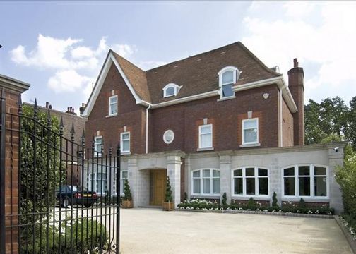 Detached house in London