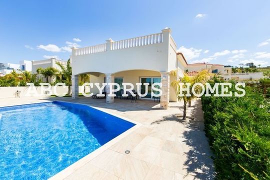 Bungalow in Paphos