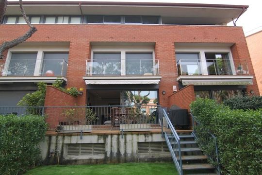Townhouse in Gava Mar