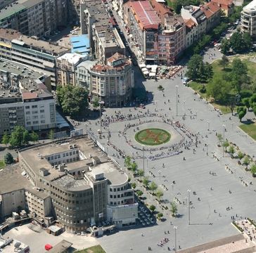 Macedonia to sell at least 100 business offices