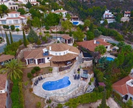 Bungalow in Paphos Municipality