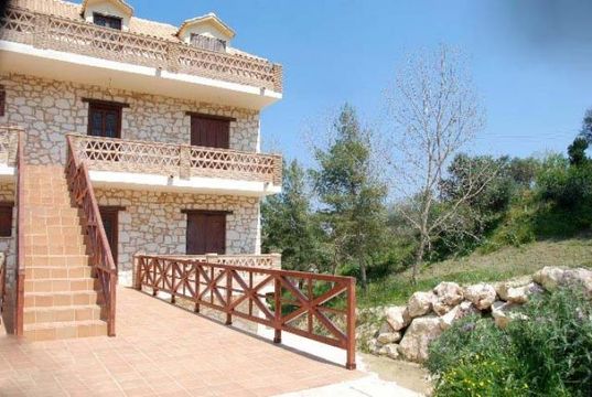 Detached house in Vasilikos