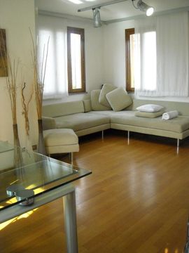 Detached house in Pontedera