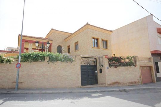 Villa in La Aparecida