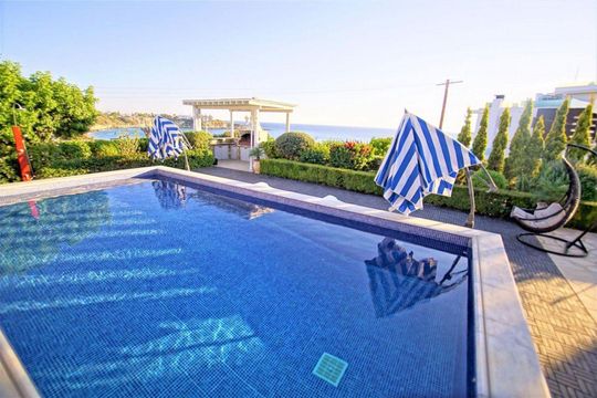 Bungalow in Paphos Municipality
