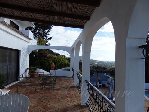 Villa in Santa Barbara de Nexe