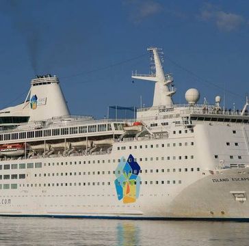 The ship Ocean Gala may become home to Swedish students