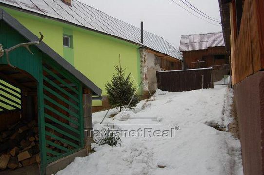 Detached house in Snina