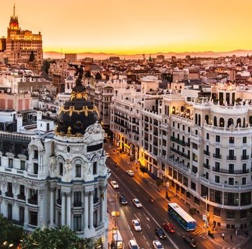 The typical property buyer in Madrid is a family man with higher education