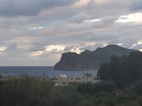 Land in Agia Marina