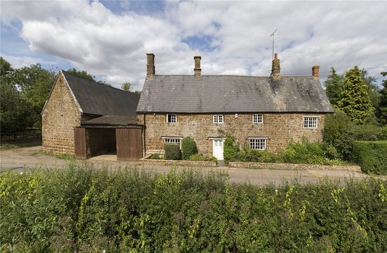 House in Moreton Pinkney